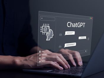 ChatGPT คืออะไร ? เผยข้อดีและกระบวนการทำงานของ ChatGPT