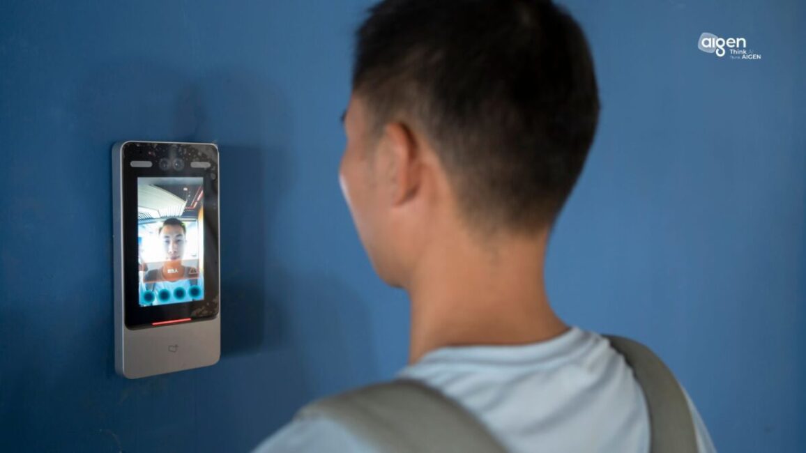 สแกนใบหน้าก่อนเข้าทำงาน